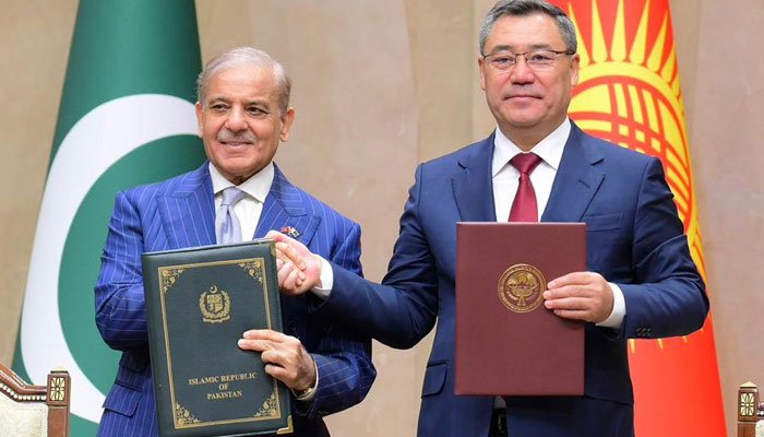 Pakistan and Kyrgyzstan Sign Trade, Climate and IT Agreements in Bishkek
